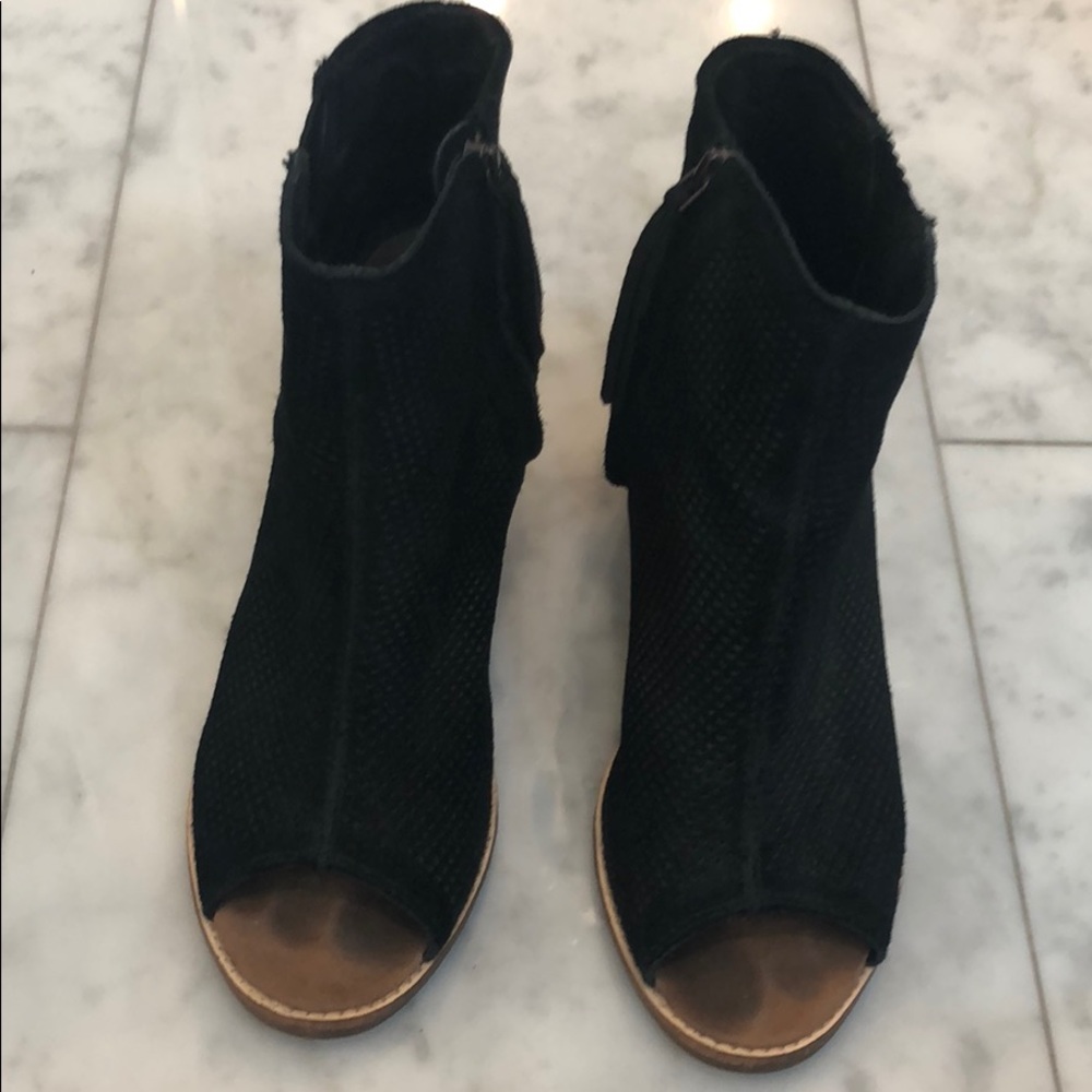 Toms open toe wedges